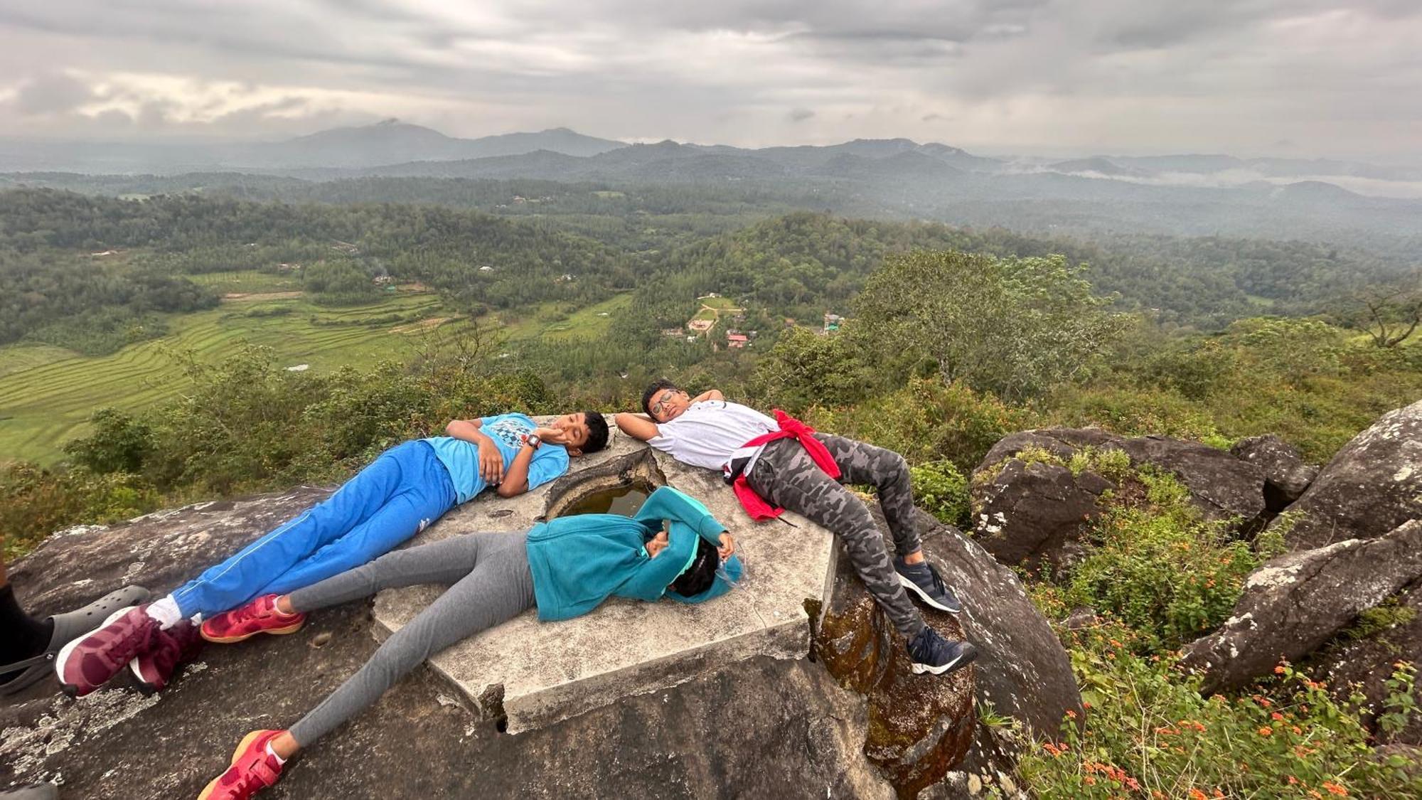 Doddakallu Betta Homestay Coorg Somvarpet ภายนอก รูปภาพ