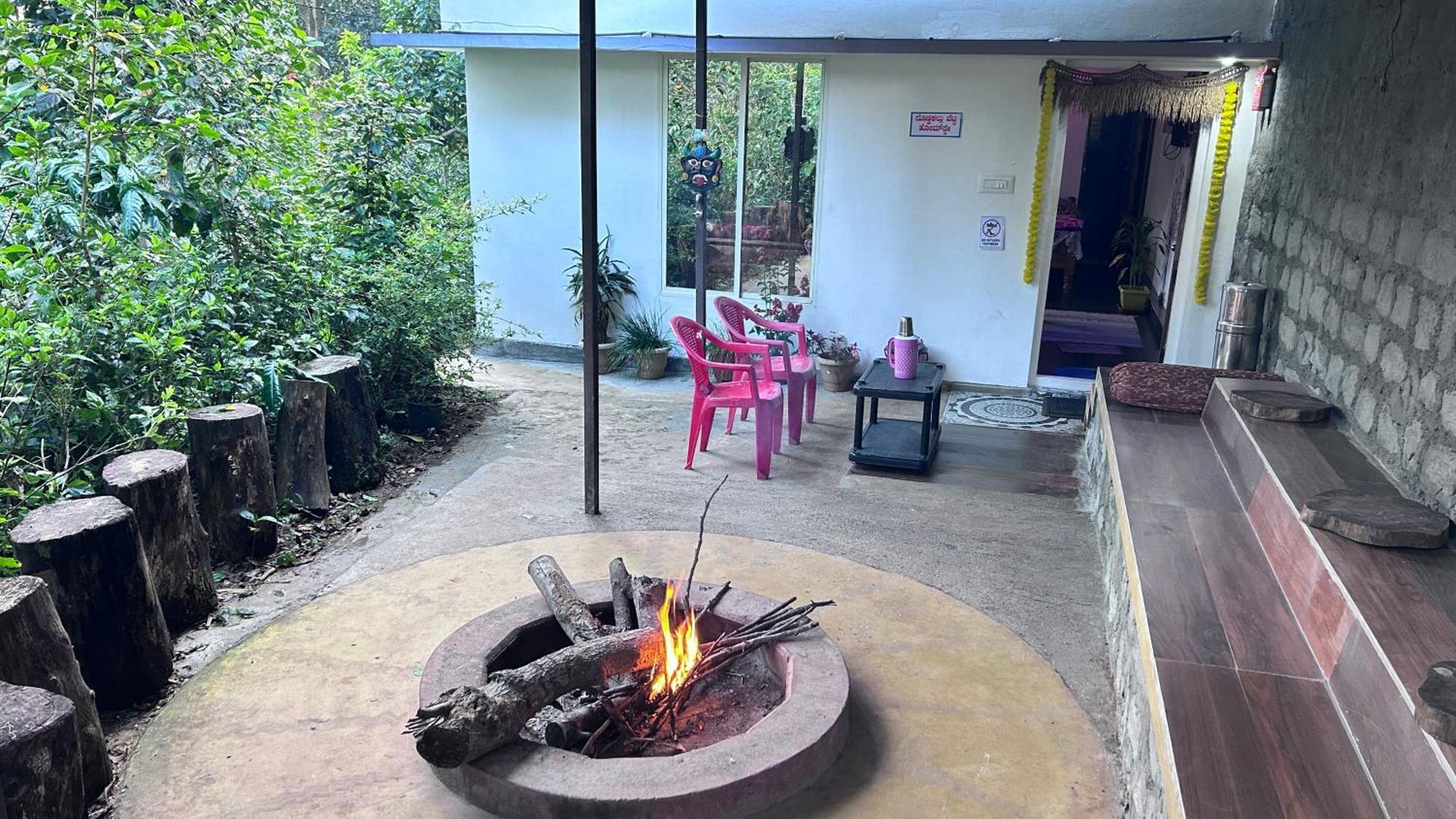 Doddakallu Betta Homestay Coorg Somvarpet ภายนอก รูปภาพ
